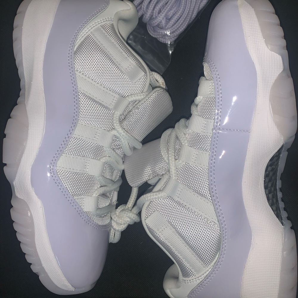 Jordan 11 pure violet